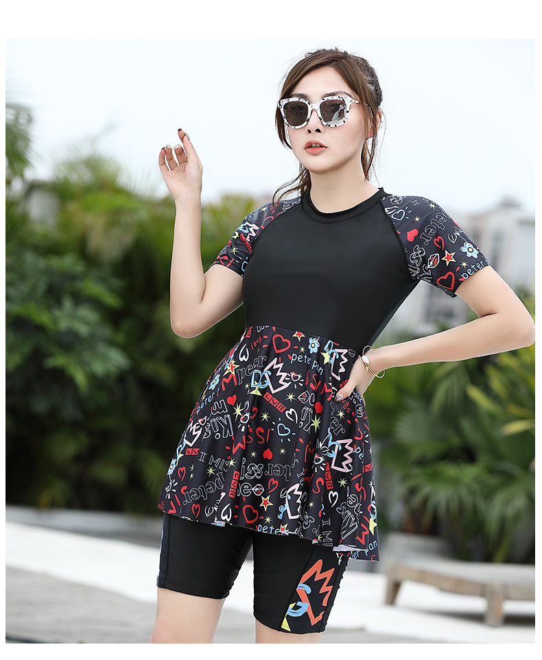 ชุดว่ายน้ำคนอ้วน แบบสปอร์ต 6xl พร้อมส่ง: ชุดว่ายน้ำไซส์ใหญ่สีดำแต่งลายกราฟฟิกมีเสื้อกับกางเกงแบบสวยน่ารักมากๆจ้า:รอบอก42-50นิ้ว เอว38-46่นิ้ว สะโพก40-52นิ้ว