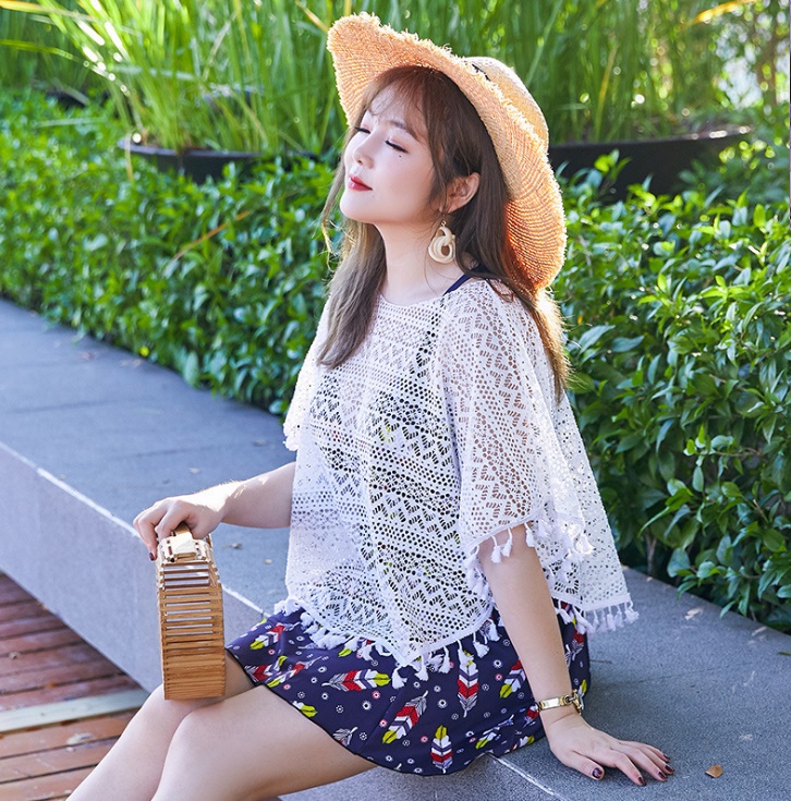 ชุดว่ายน้ำคนอ้วน 5xl พร้อมส่ง:ชุดว่ายน้ำไซส์ใหญ่สีน้ำเงินแต่งลายขนนกมีกางเกงขาสั้นใส่ด้านใน มาพร้อมเสื้อคลุมแบบเก๋น่ารักมากๆจ้า:รอบอก38-44นิ้ว เอว34-42นิ้ว สะโพก38-48นิ้ว เสื้อคลุมกว้าง54 นิ้ว