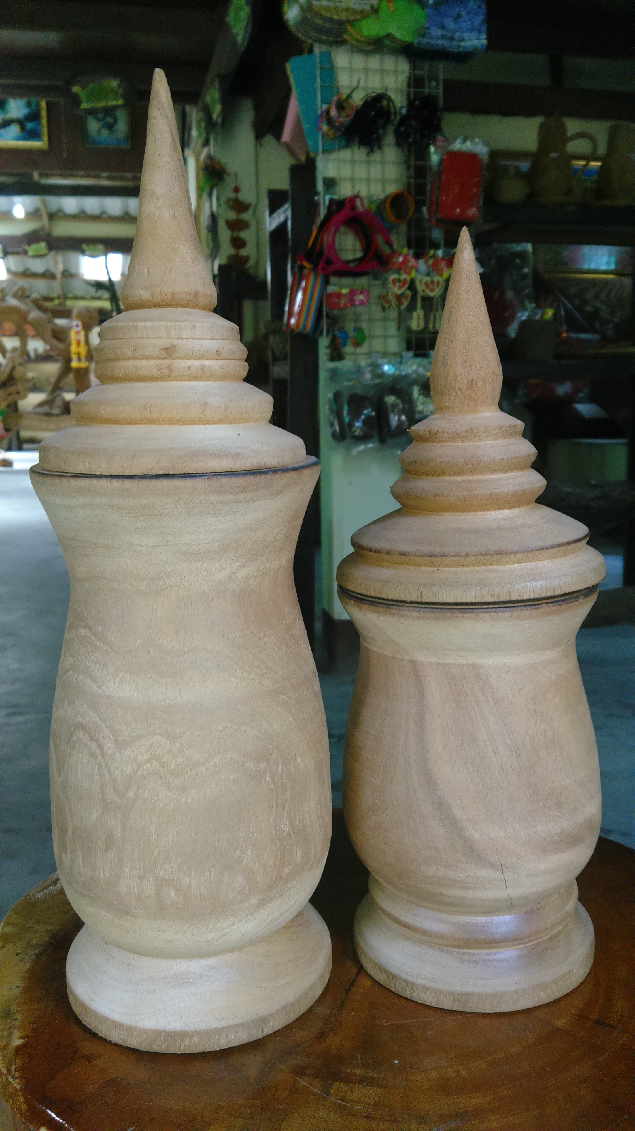 แจกันมีฝาปิดทรงชฏา ไม้เทพทาโร