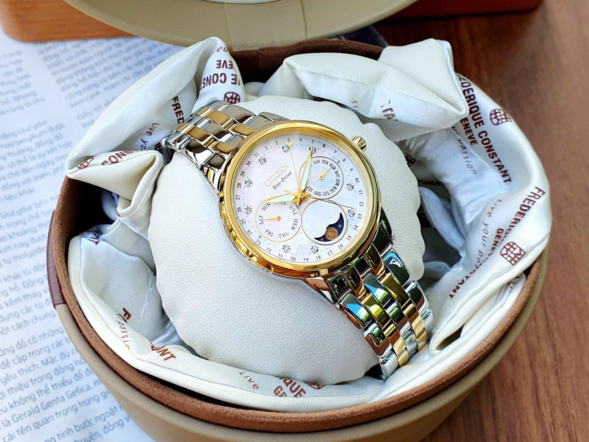 Citizen FD0004-51D นาฬิกาผู้หญิง Eco-Drive Calendrier Moon Phase Women's Watch