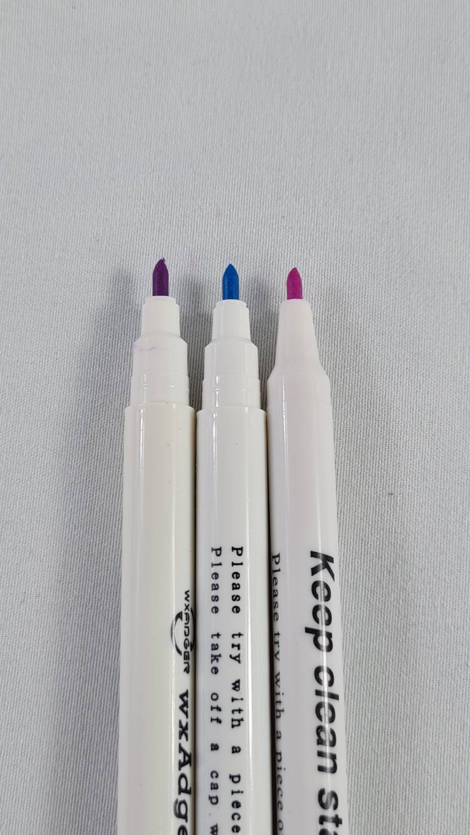 ปากกาเขียนผ้าลบด้วยน้ำ เขียนผ้า เขียนง่าย ลบง่าย ไม่เลอะผ้า ปากกาลบด้วยน้ำ ปากกาเขียนผ้า ใช้เขียนผ้า เขียนเส้นสำหรับตัดผ้า