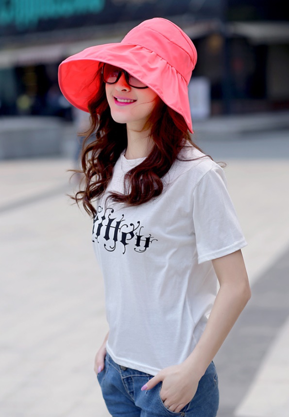 หมวกแฟชั่นพร้อมส่ง : หมวกปีกบานกว้างกันแดดสีชมพูบานเย็น พักเก็บง่ายแบบสวยน่ารักๆจ้า