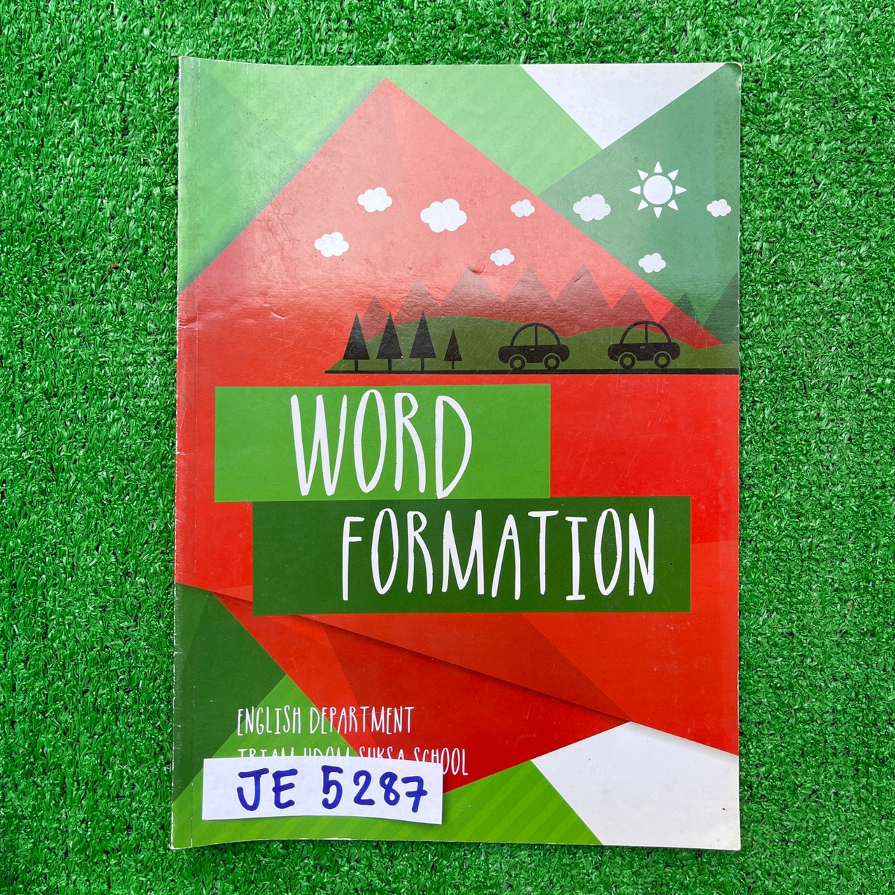 JE5287 [อ.เอมอุษา] Word Formation แบบฝึกหัดในเรื่อง Word Formation หรือ Word Building หนังสือมี 40 หน้า ขาย 350฿