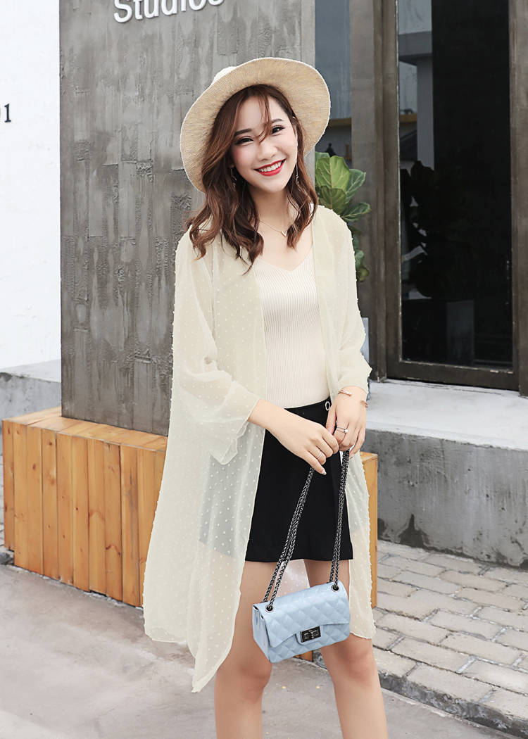 เสื้อคลุมแฟชั่น พร้อมส่ง : เสื้อคลุมสีครีมแต่งจุดสีสันสดใส แบบสวยมากจ้า