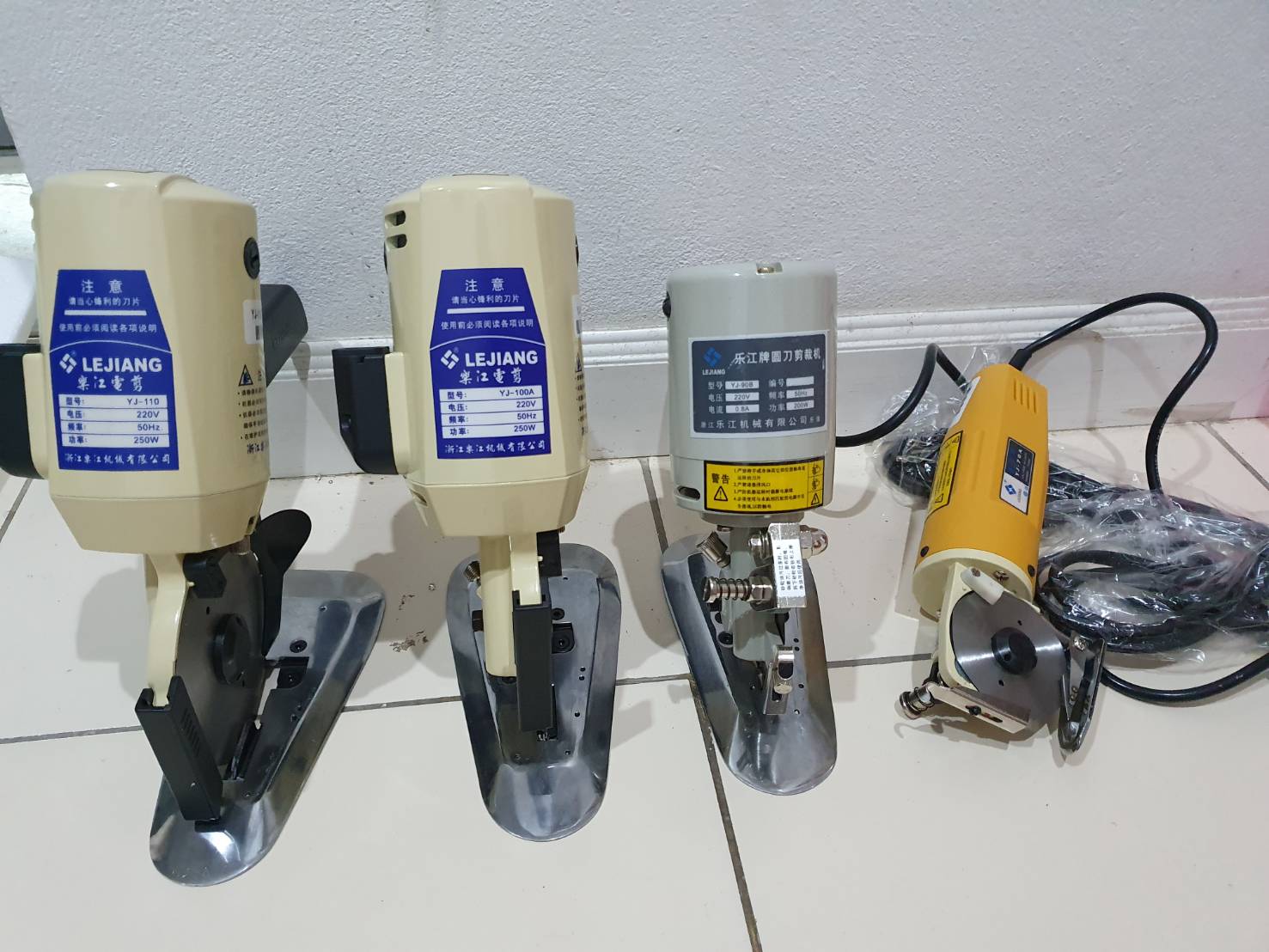 เครื่องตัดผ้าใบมีกลม เครื่องตัดผ้าไฟฟ้าใช้งานง่ายสามารถตัดผ้าหนาได้ด้วยมีหลายขนาดให้เลือก