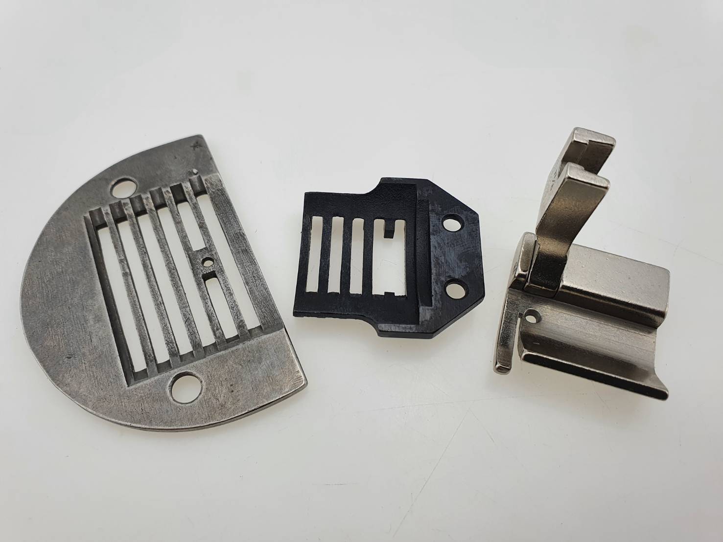 ชุดตีนผีจักรอุตสาหกรรเข็มเดี่ยวสำหรับเย็บผ้ายืด ผ้ากีฬา ผ้าชุดทหารแก้ปัญหาเย็บ แล้วด้ายไม่ติด