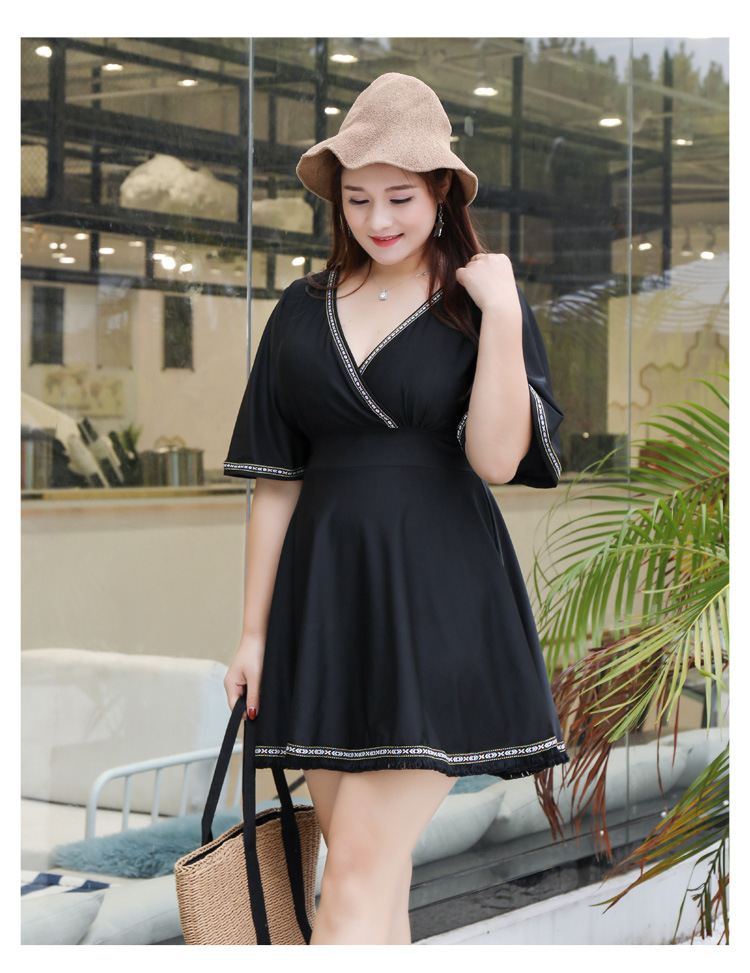 ชุดว่ายน้ำไซส์ใหญ่ 9xl พร้อมส่ง:ชุดว่ายน้ำวันพีชคนอ้วนสีดำ แต่งลายผูกโบว์ด้านหลัง มาพร้อมกางเกงขาสั้น แบบสวยน่ารักมากๆจ้า : ขนาด - รอบอก 52 - 66 นิ้ว - เอว 44 - 62 นิ้ว- สะโพก 52 - 66 นิ้ว