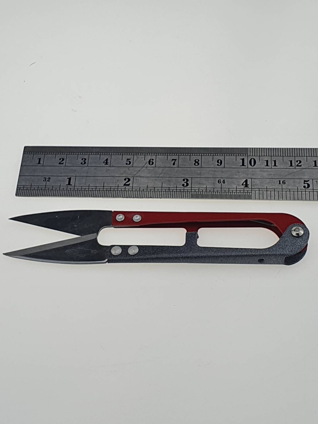 กรรไกรตัดด้าย กรรไกรก้ามปู กรรไกรขลิบด้ายกรรไกรสำหรับช่างเย็บผ้า และงาน DIY คมและใช้งานสะดวก