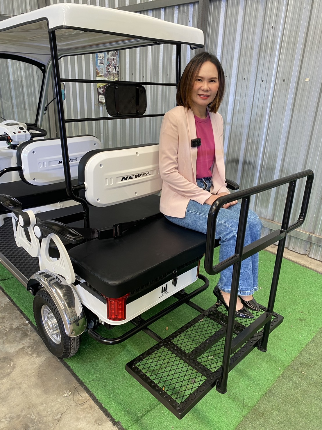 รถไฟฟ้า 4 ล้อ 6 ที่นั่ง (คนไซส์ใหญ่) รุ่น M-01ฺB BIG PLUS ยี่ห้อ CLP CAR ขับแฮนด์บิด