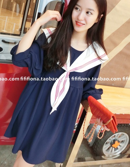 เสื้อผ้าแฟชั่นผู้หญิงพร้อมส่ง : เดรสสีน้ำเงินแฟชั่น แต่งบ่าและผูกโบว์ด้านหน้า น่ารัก น่ารักจ้า