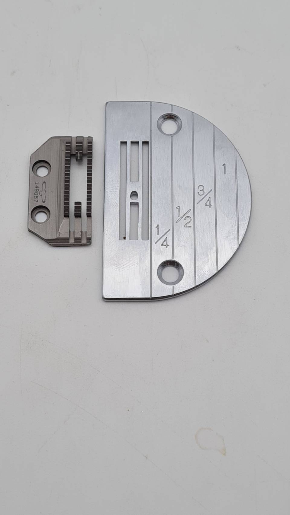 แป้นฟันจักรสำหรับจักรอุตสาหกรรมเข็มเดี่ยวสำหรับงานเย็บผ้าทั่วไป Plate Feed dog