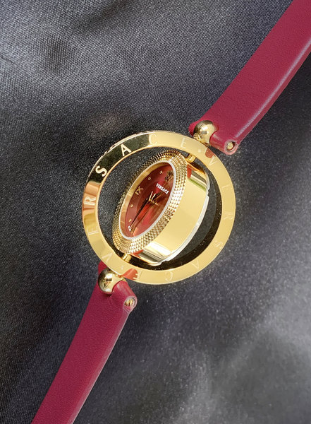 Versace VE7900320 นาฬิกาผู้หญิง Eon Quartz Women's Watch