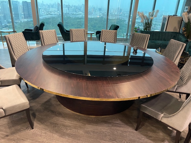 Trp. โต๊ะกลม ขอบคิ้วทอง ขนาด 280 ซม.พร้อมชุดจานหมุนอาหาร กระจกกรม 200 ซม.ฐานรองหมุนไฟฟ้าถ่านชาร์ทรีโมท 1 ชุด