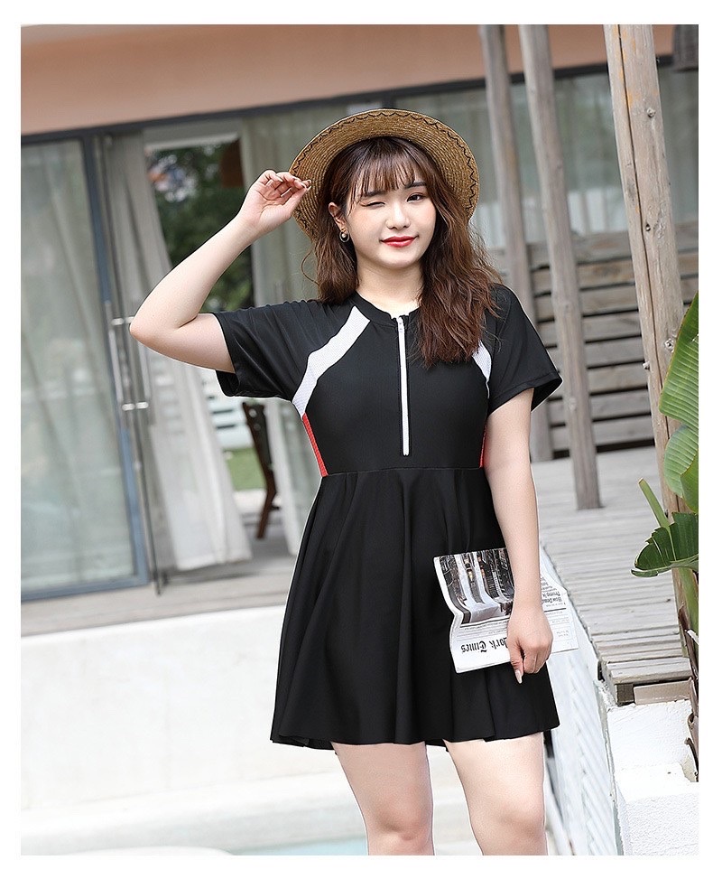 ชุดว่ายน้ำวันพีชคนอ้วน 9xl พร้อมส่ง:ชุดว่ายน้ำไซส์ใหญ่สีดำ ซิปหน้าแต่งลายทางสีขาวแดง มาพร้อมกางเกงขาสั้น แบบสวยน่ารักมากๆจ้า: - รอบอก 54 - 66 นิ้ว - เอว 48 - 60 นิ้ว - สะโพก 54 - 66 นิ้ว