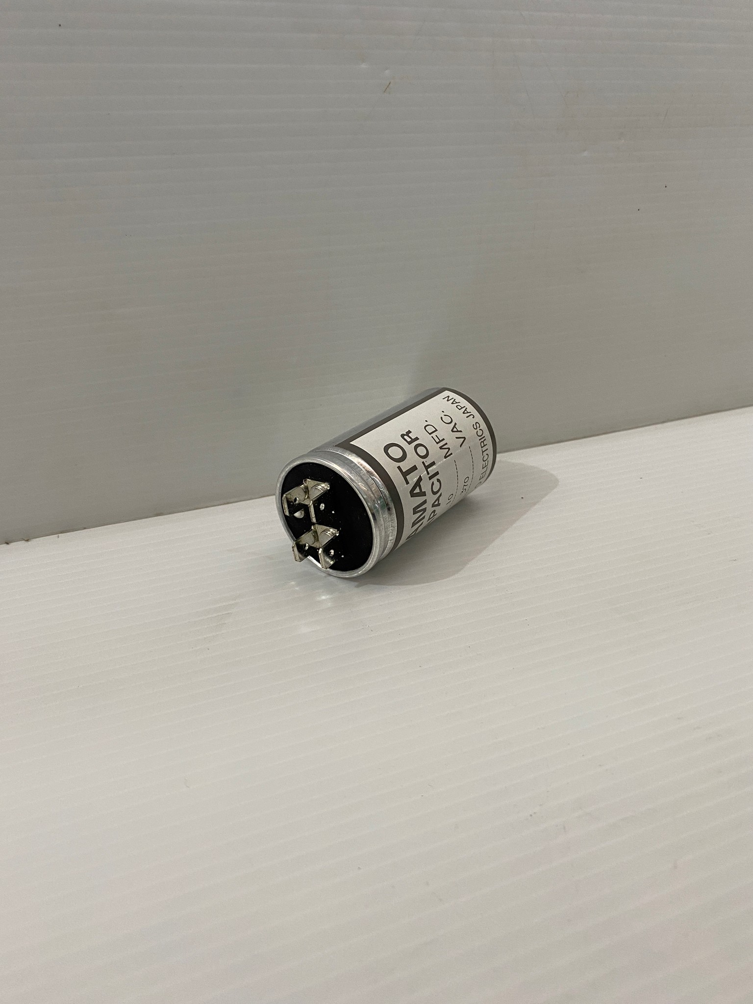 คาปาซิเตอร์ 10uF 15uF 370v. (คอนเดนเซอร์) YAMATO อลูมิเนียม