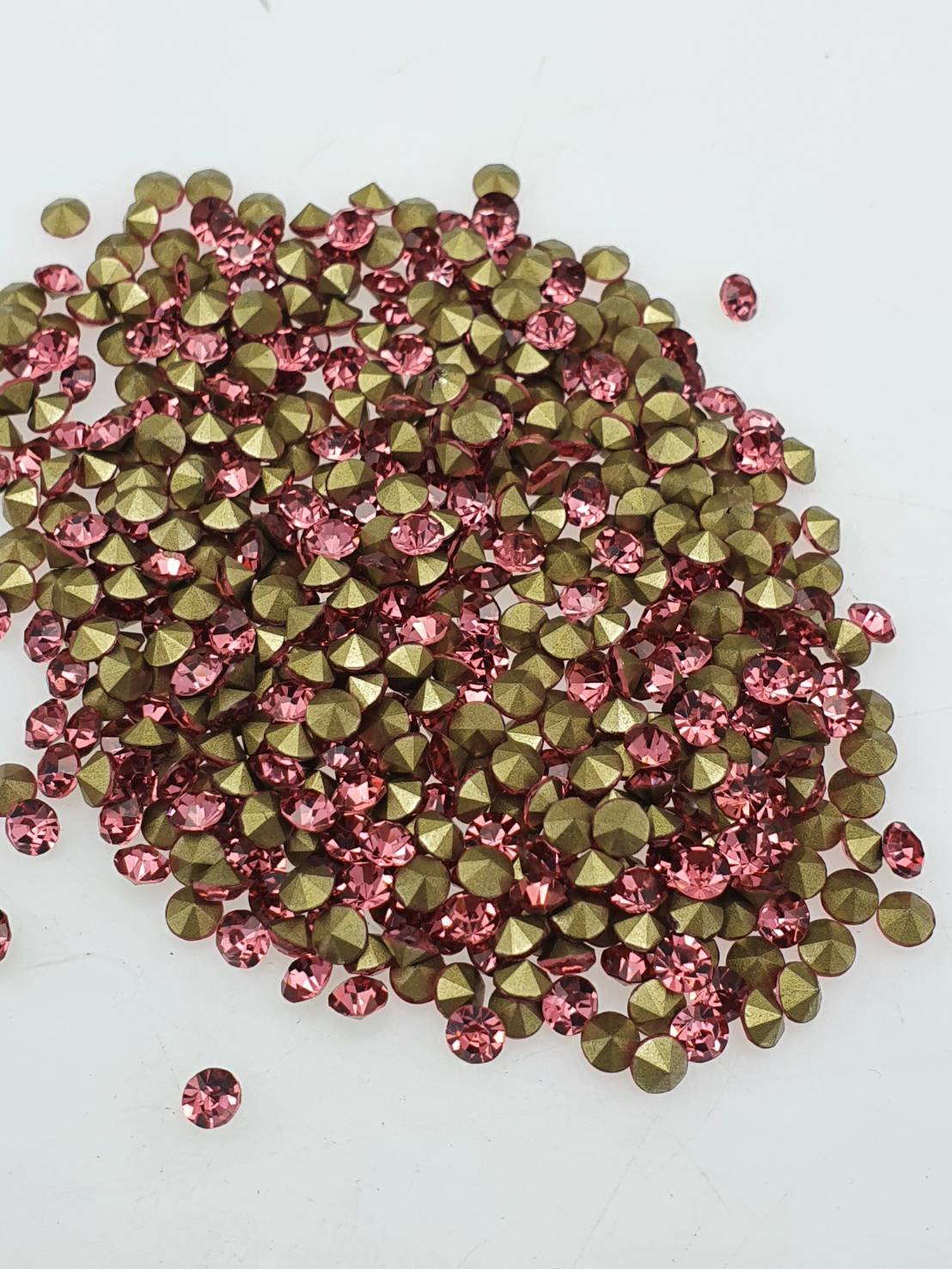 เพชรคริสตัลก้นแหลมขนาด 4มิลลิเมตร (SS16) เพชรคริสตัลสำหรับงานเครื่องประดับ Crystal