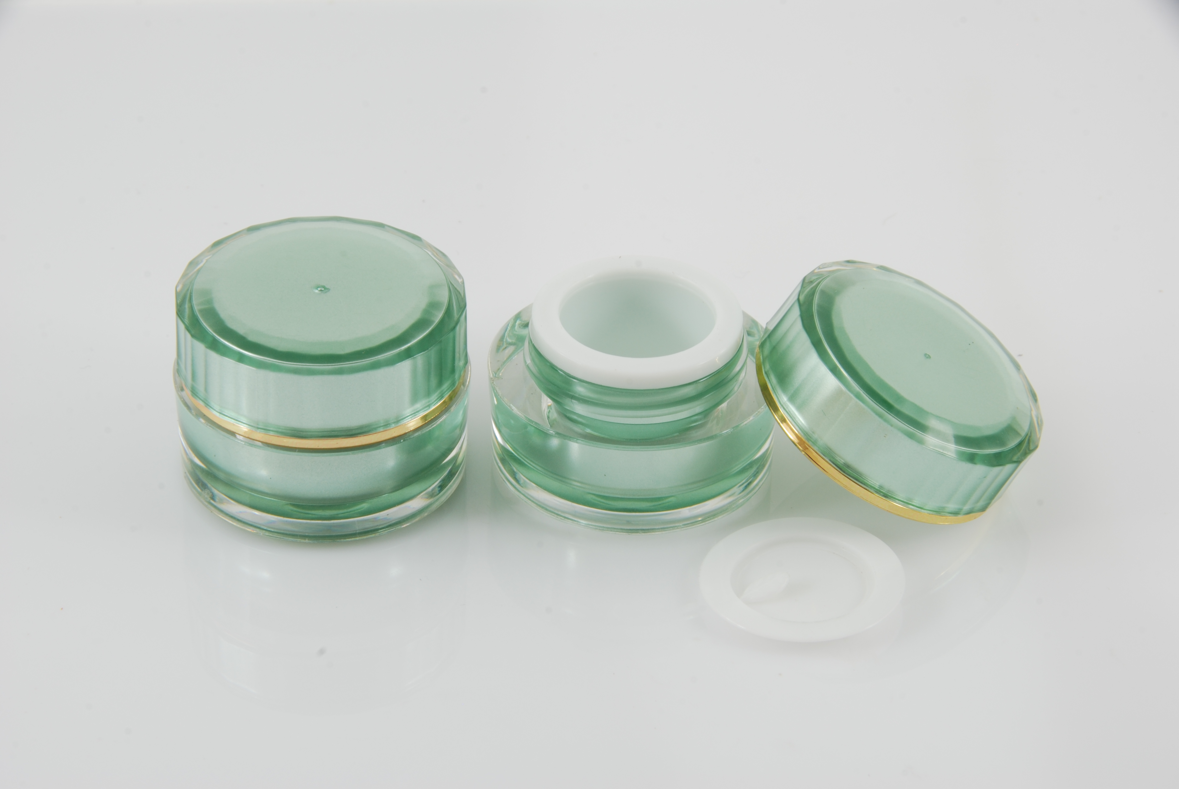 กระปุก KA51 ฝาหยัก 5 กรัม สีเขียว แพคละ 4 ชิ้น