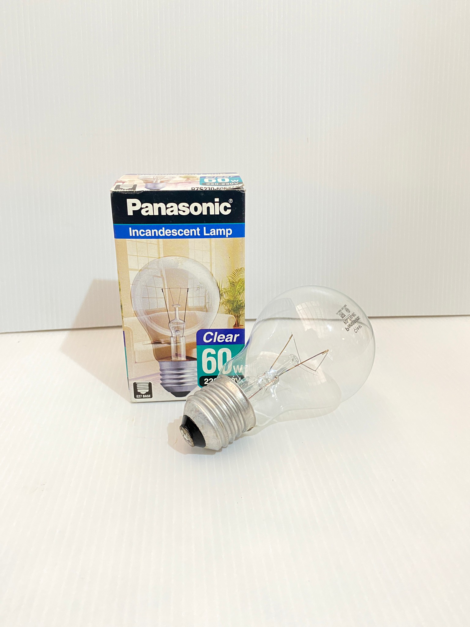 Panasonic หลอดไส้ PZS230 40W 60W หลอดใส หลอดไส้แบบเกลียวชนิดใส ขั้ว E27 Clear 220-230V