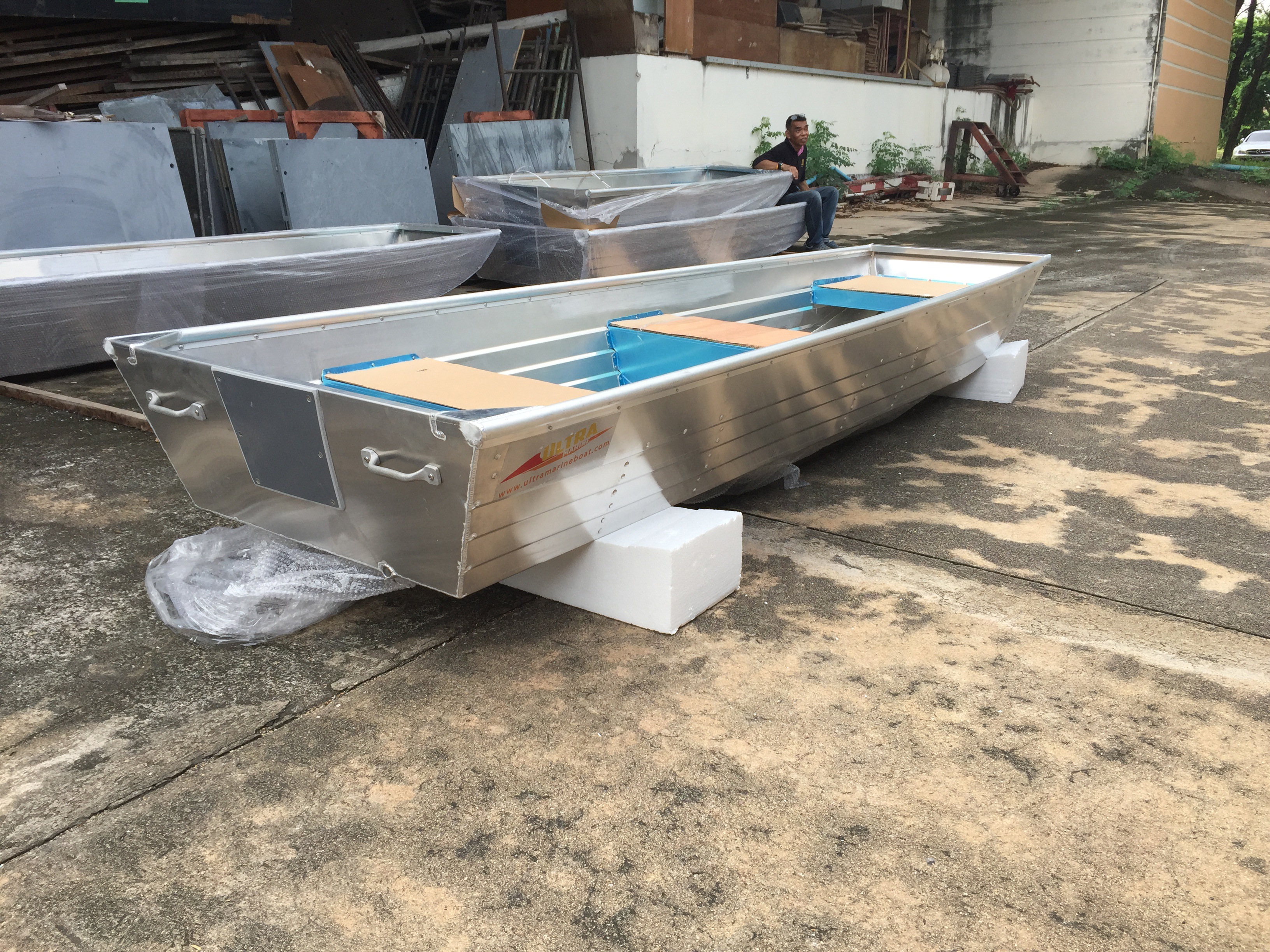 เรือท้องแบน รุ่น AP12