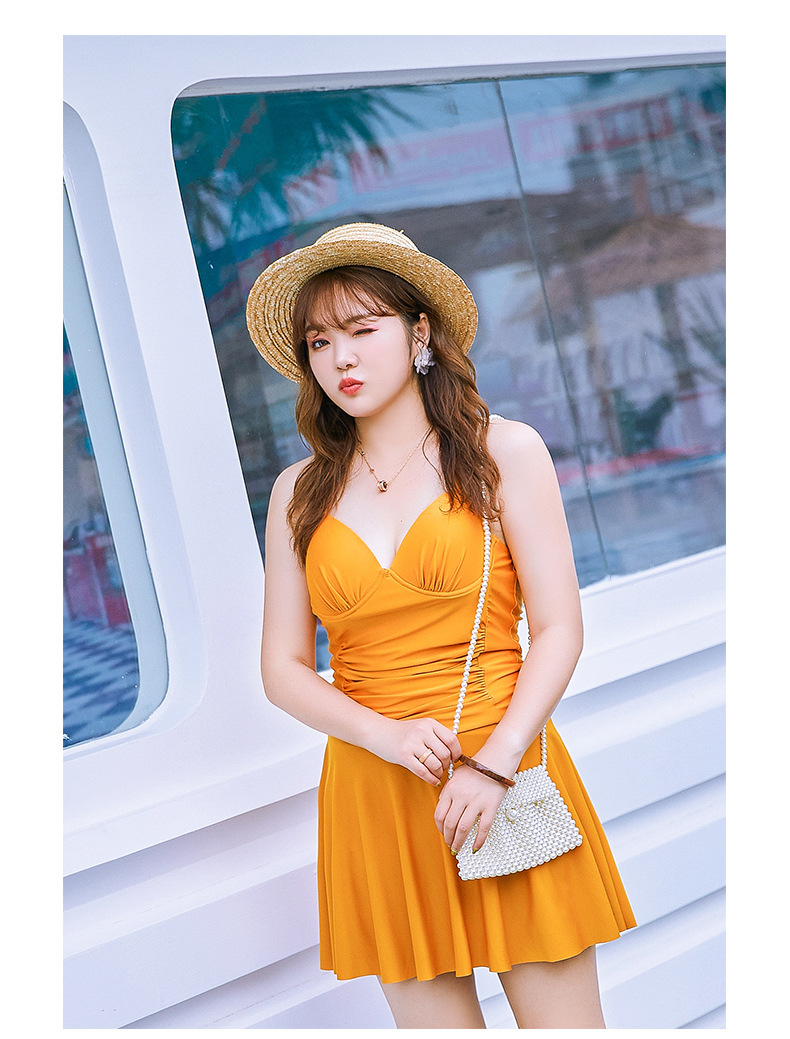 ชุดว่ายน้ำคนอ้วน 5xl พร้อมส่ง :ชุดว่ายน้ำไซส์ใหญ่สีเหลืองผูกคอมาพร้อมเสื้อคลุมลายเลมอน มีกางเกงขาสั้นใส่ด้านในสีสันสดใสแบบสวยน่ารักมากๆจ้า:รอบอก38-46นิ้ว เอว32-42นิ้ว สะโพก36-48นิ้ว เสื้อคลุมรอบอกกว้าง 50 นิ้ว