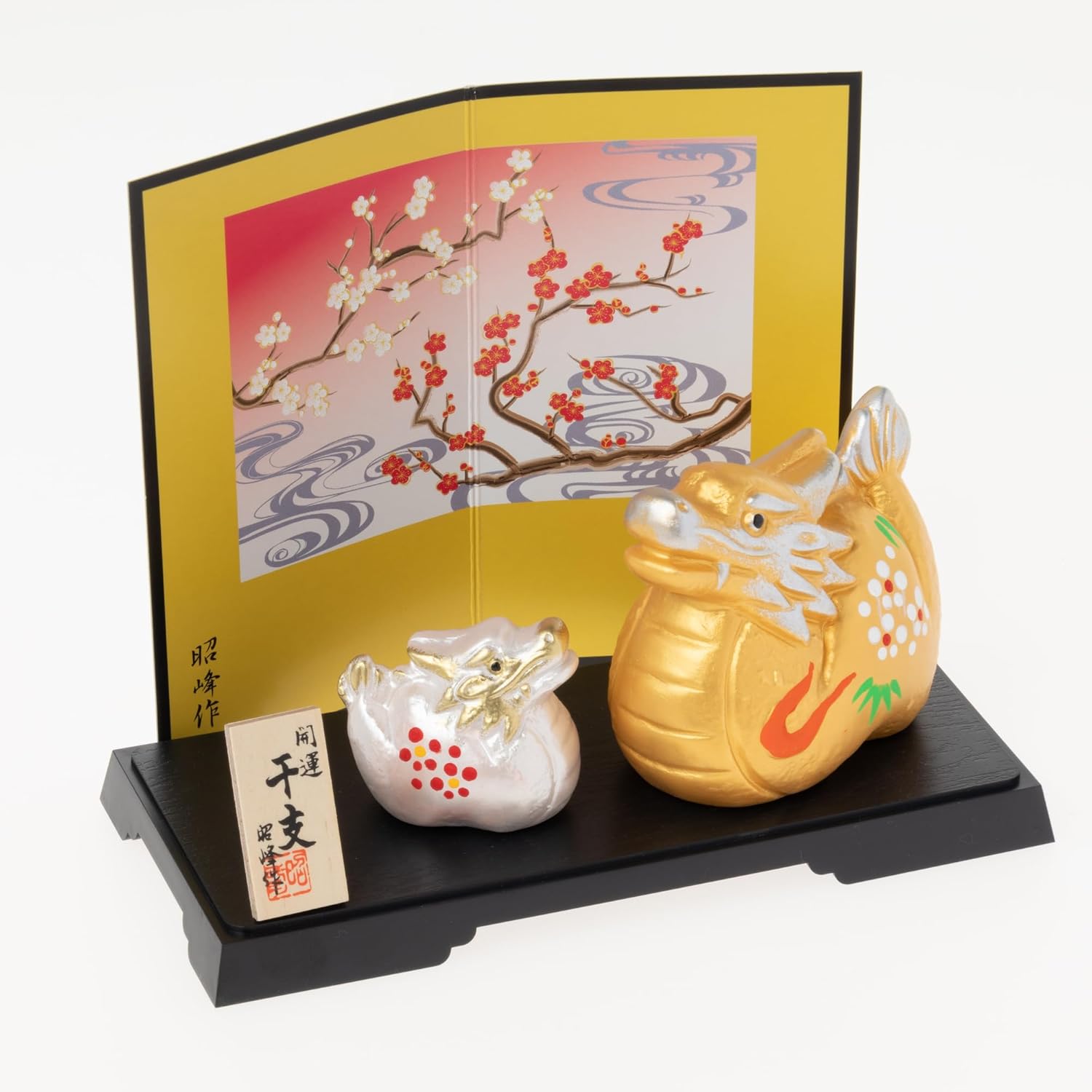 [PRE-ORDER] มังกรคู่ มังกรขาว มังกรทอง พร้อมฉากหลัง ต้นพลัมญี่ปุ่น ของมงคลญี่ปุ่น ฮวงจุ้ยโต๊ะทำงาน เสริมโชคลาภ วันตรุษจีน ปีมังกร นำเข้าจากญี่ปุ่น Dragon Zodiac 2024