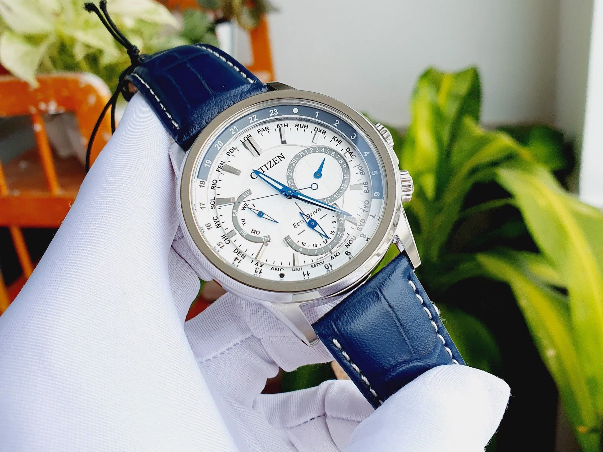 Citizen BU2020-02A นาฬิกาข้อมือผู้ชาย Eco-Drive Calendrier Chronograph World Time Men's Watch