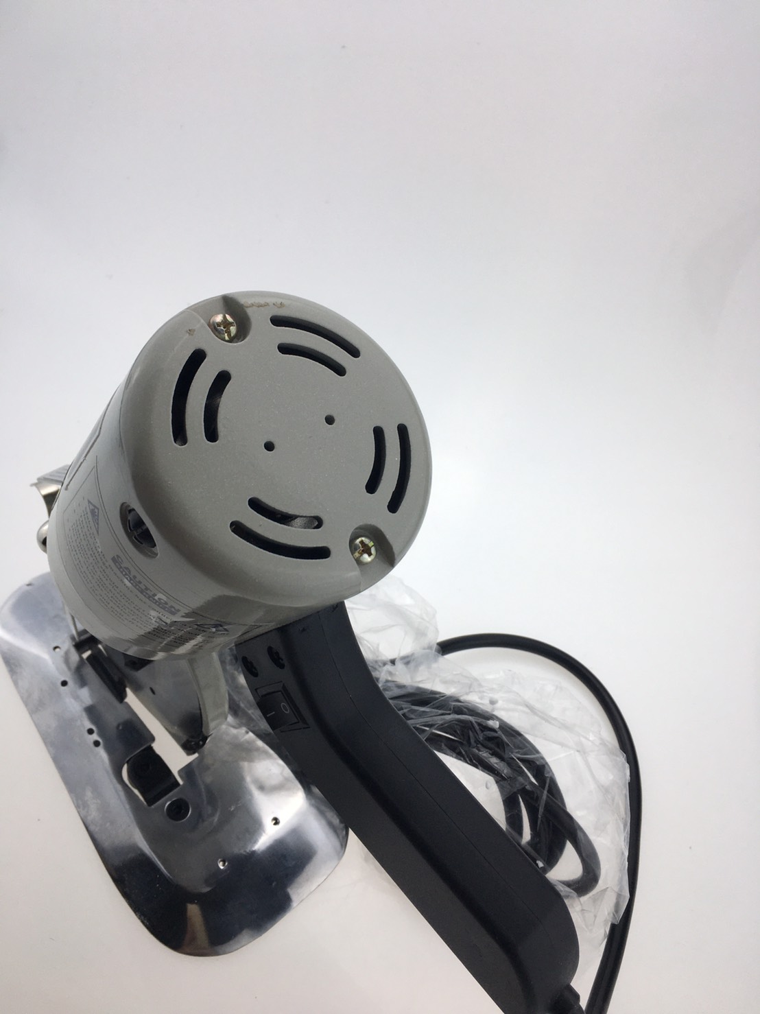 เครื่องตัดผ้าใบมีดกลมขนาด 3.5 นิ้ว รุ่น RSD-90 (แถมฟรี!ใบมีดสำรอง+จารบี+หินลับใบมีด+กระดาษทราย+ขวดหยอดน้ำมัน)