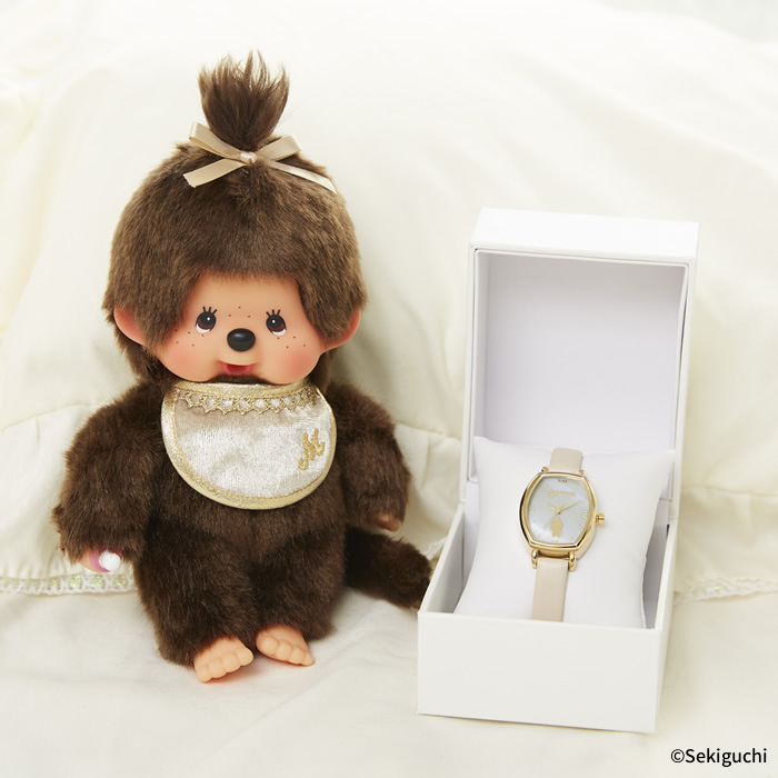 [PRE-ORDER] นาฬิกาข้อมือ ม่อนชิชิ รุ่นสีทอง + ตุ๊กตา ม่อนชิชิจัง Size S Monchhichi H21 × W13 × D5 cm นำเข้าจากญี่ปุ่น モンチッチ腕時計セット ベージュ 女の子 865482