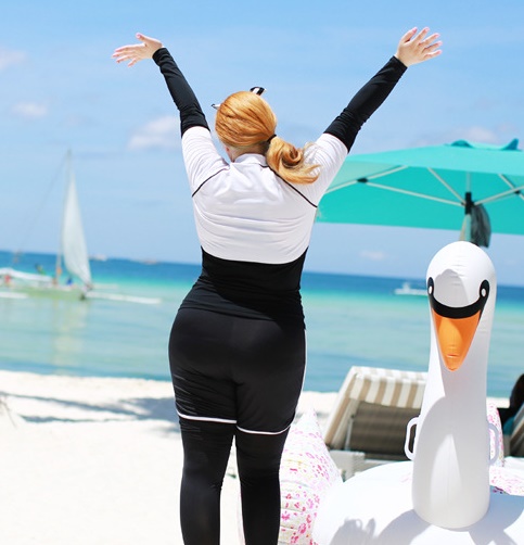 ชุดว่ายน้ำคนอ้วน พร้อมส่ง :ชุดว่ายน้ำไซส์ใหญ่แบบสปอร์ตสีดำขาวแต่งลายอักษร set 5 ชิ้นมีเสื้อแขนยาว บรา บิกินี่ กางเกงขาสั้น กางเกงขายาว แบบสวยคุ้มสุดๆจ้า:รายละเอียดไซส์คลิกเลยจ้า