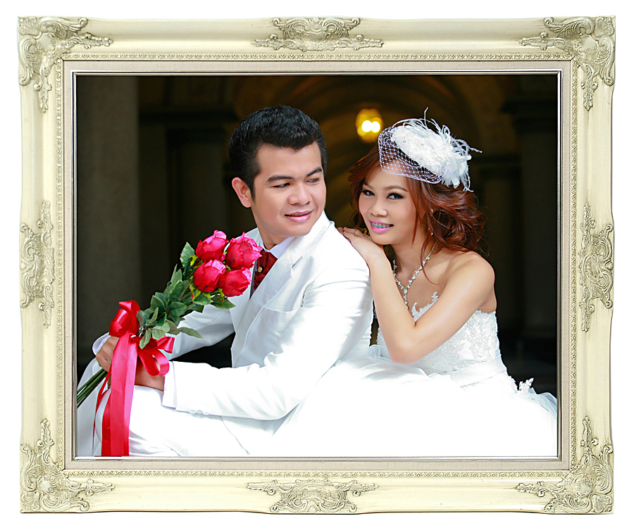 ขยายรูป16x20 นิ้ว เคลือบร้อน+กรอบหลุยส์พ่น สีงาช้าง (ไม้แท้)