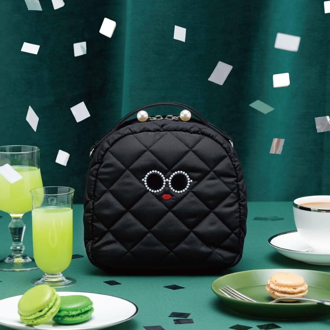 [PRE-ORDER] กระเป๋าใส่เครื่องสำอาง a-jolie Vanity Pouch 10th Anniversary กระเป๋าผ้าควิลท์ สีดำ แว่นดำ ตาโต กรอบมุก นำเข้าจากญี่ปุ่น ajolieアジョリー バッグ