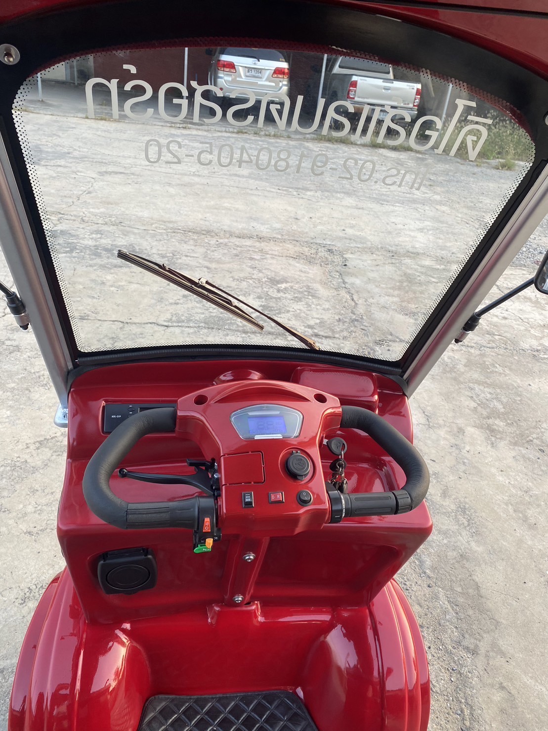 รถไฟฟ้า 4 ล้อ 4-5 ที่นั่ง รุ่น M-01T ยี่ห้อ CLP CAR สีแดง ขับแฮนด์บิด