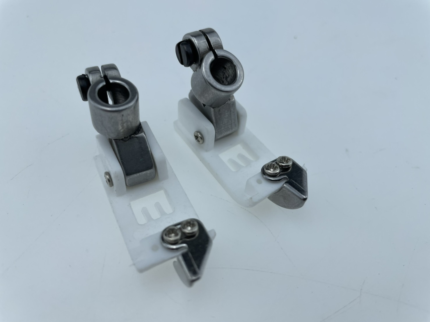 ตีนผีจักรลาทับ มีหัวเรือ แบบพลาสติก จักรลาอุตสาหกรรม ของแท้อย่างดี