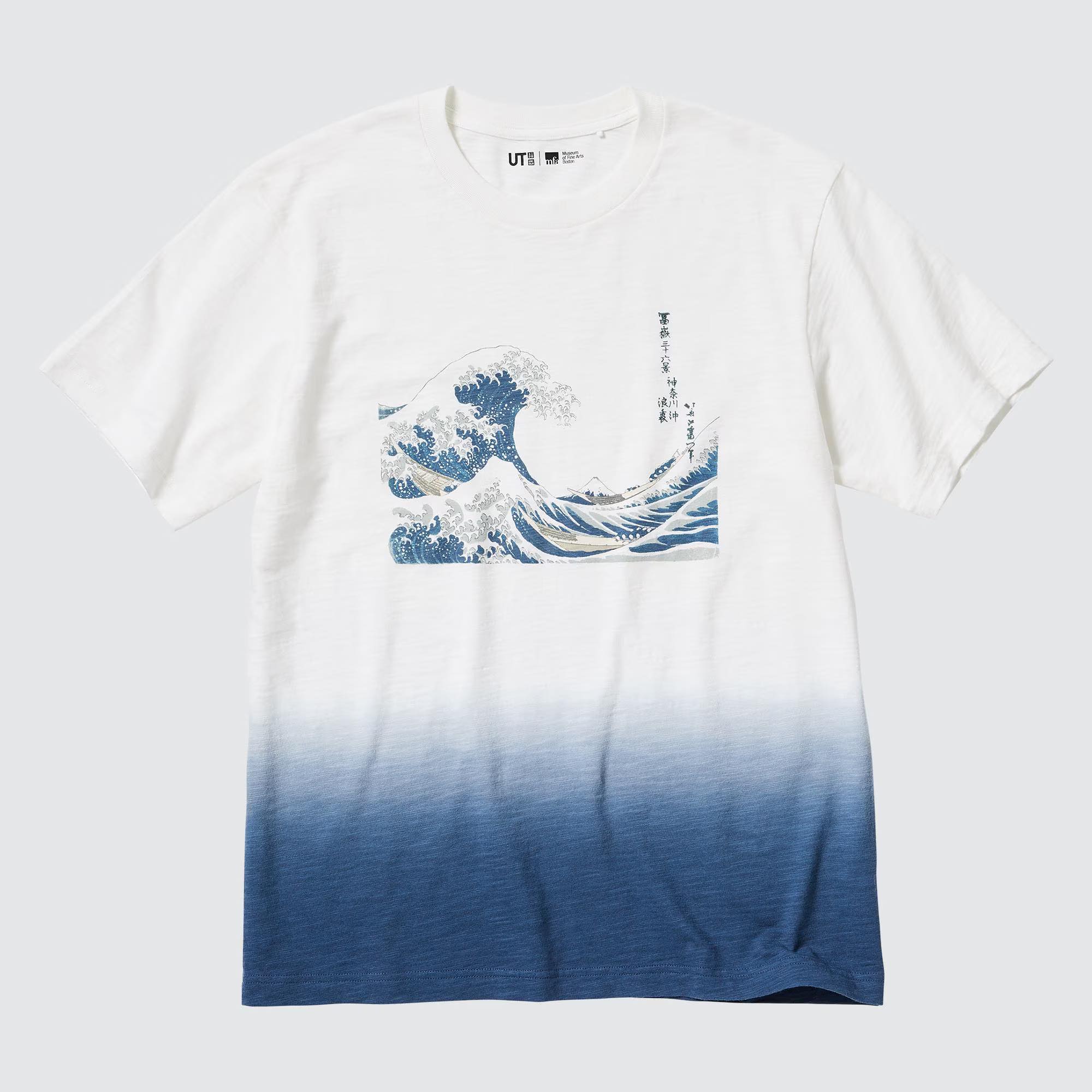 [PRE-ORDER] เสื้อยืด UNIQLO UT T-shirt Ukiyo-e (浮世絵) ลายเกลียวคลื่นยักษ์ คานากาวะ (The Great Wave off Kanagawa) ภาพคลื่นยักษ์ญี่ปุ่น - นำเข้าจากญี่ปุ่น
