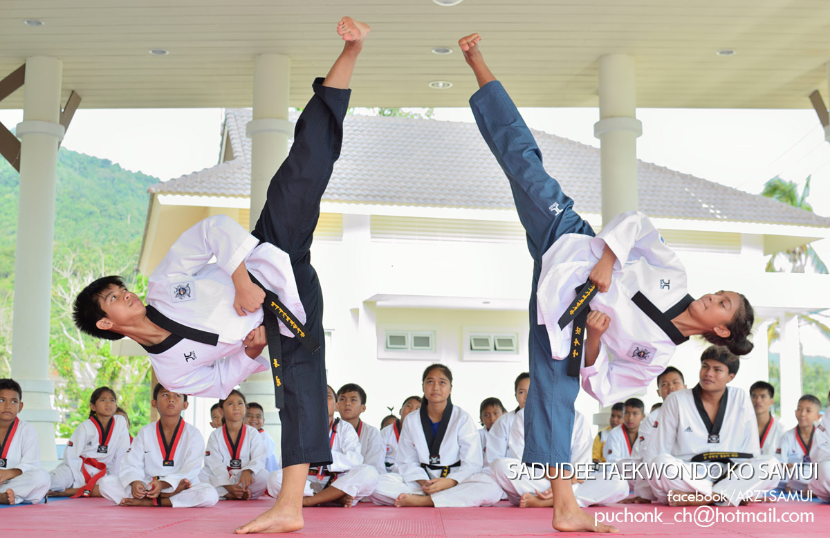 Speed Band รัดเข่า ยางยืดฝึกความคล่อง