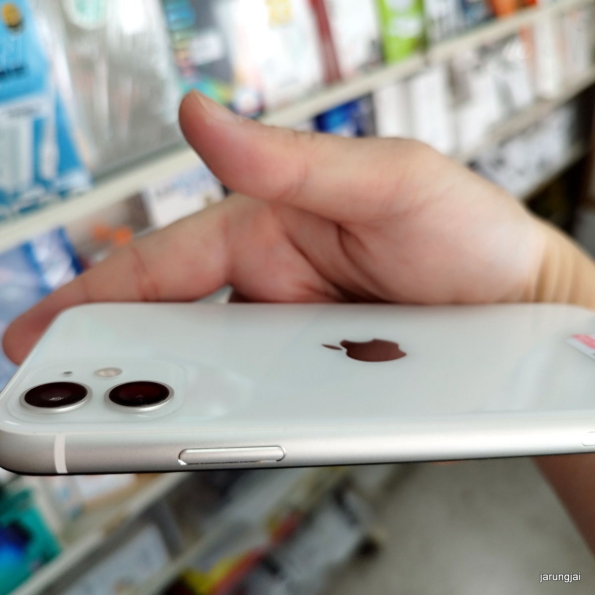 iphone 11 64gb silver th มือสอง ไอโฟนศรีสะเกษ