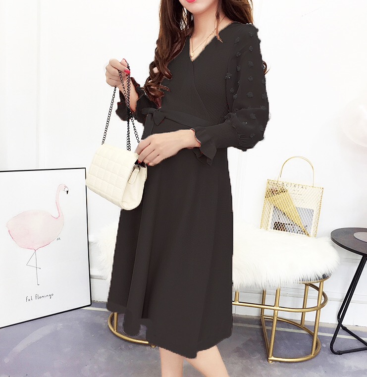 เดรสคลุมท้องแฟชัน ผ้ายืดเนื้อนิ่ม ช่วงแขนซีทรูประดับด้วยดอกไม้3มิติ ช่วงเอวผูกปรับขนาด ฟรีไซส์