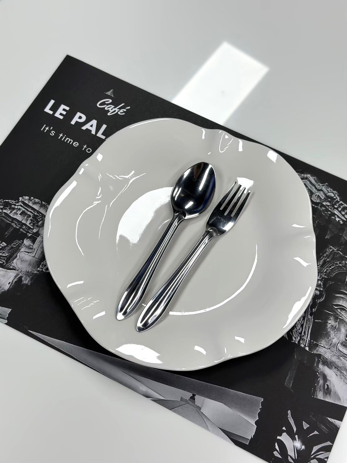 ผลงาน กระดาษรองจานพิมพ์โลโก้