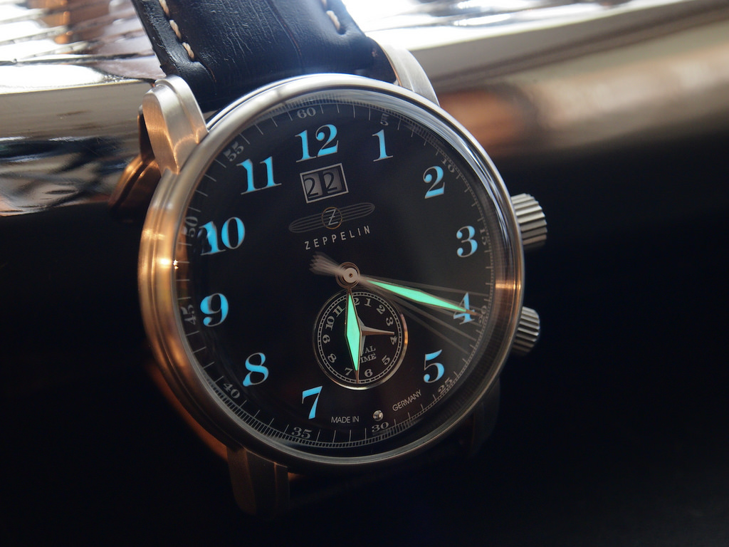 Zeppelin 7644-2 นาฬิกาผู้ชาย Zeppelin Model 7644-2, Series LZ127 Graf Men's Watch Made In Germany