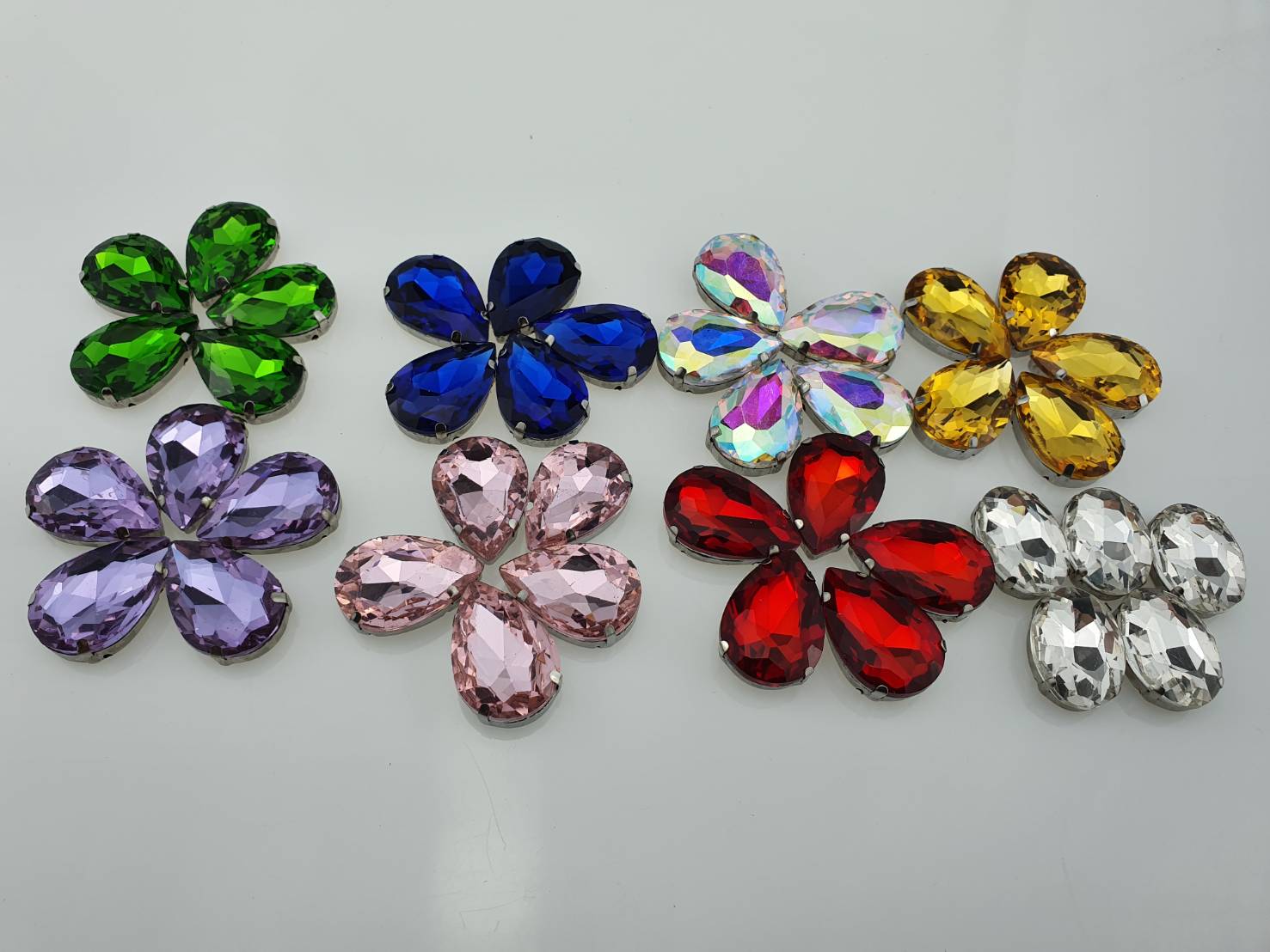 คริสตัลแท้ ทรงหยดน้ำ Tear drop ทรงไข่ Oval พร้อม หนามเตยขนาดสำหรับงาน DIY งานเครื่องประดับสามาถเย็บและเชื่อมได้