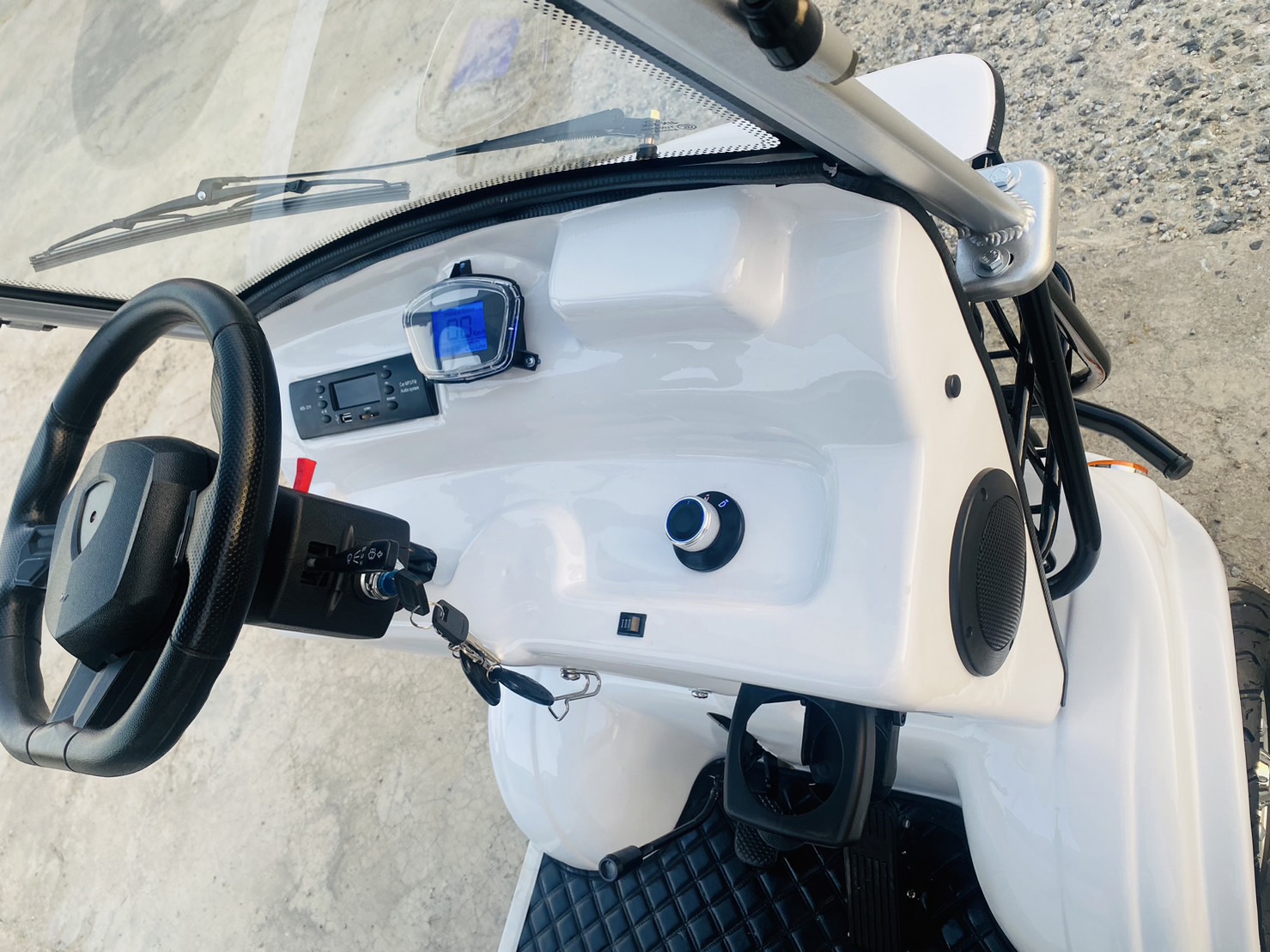 รถกอล์ฟไฟฟ้า 4 ล้อ 6 ที่นั่ง รุ่น M-04T ขับแบบพวงมาลัย