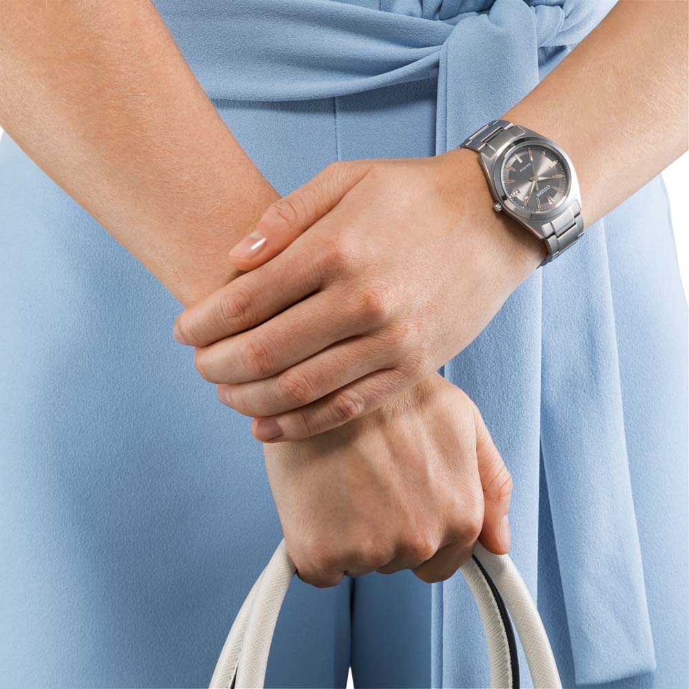 Citizen FE6150-85H นาฬิกาผู้หญิง Eco-Drive Super Titanium Women's Watch