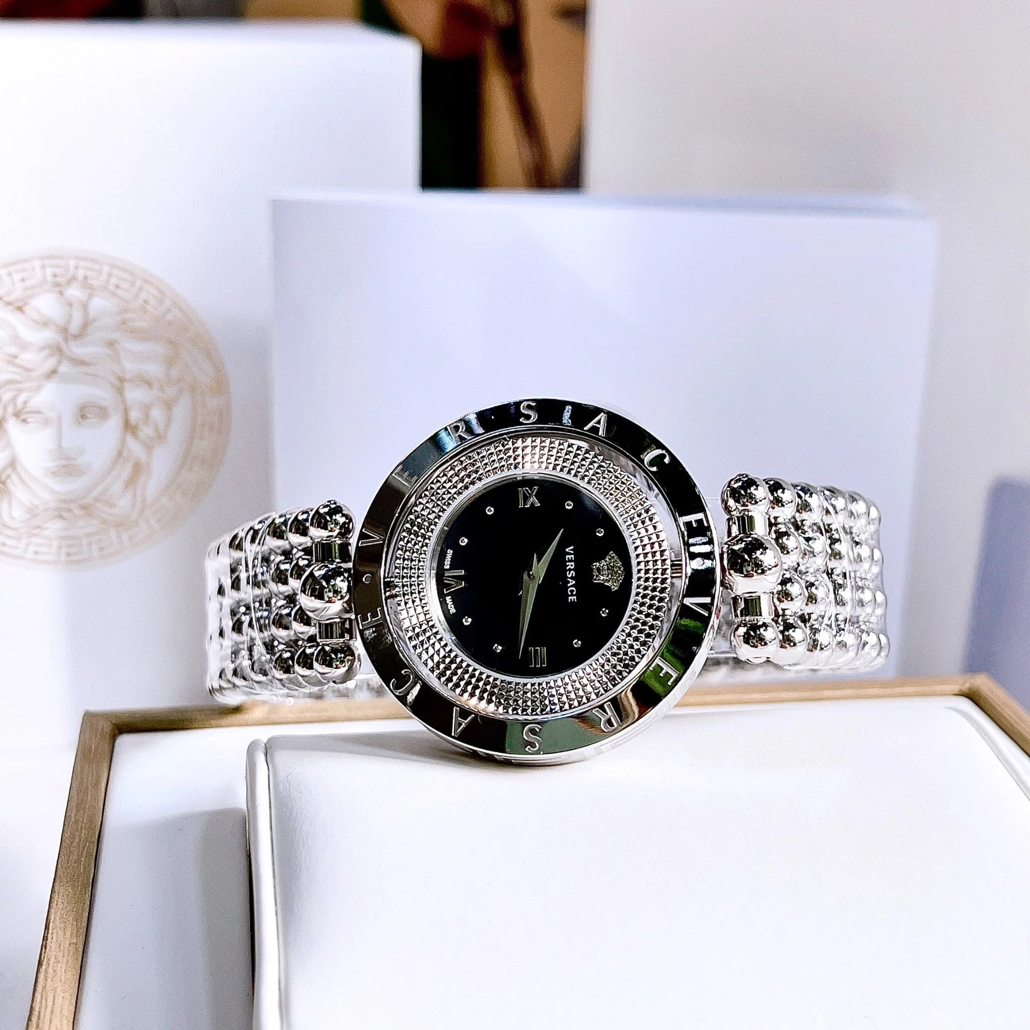 Versace VE7900620 นาฬิกาผู้หญิง Eon Quartz Women's Watch