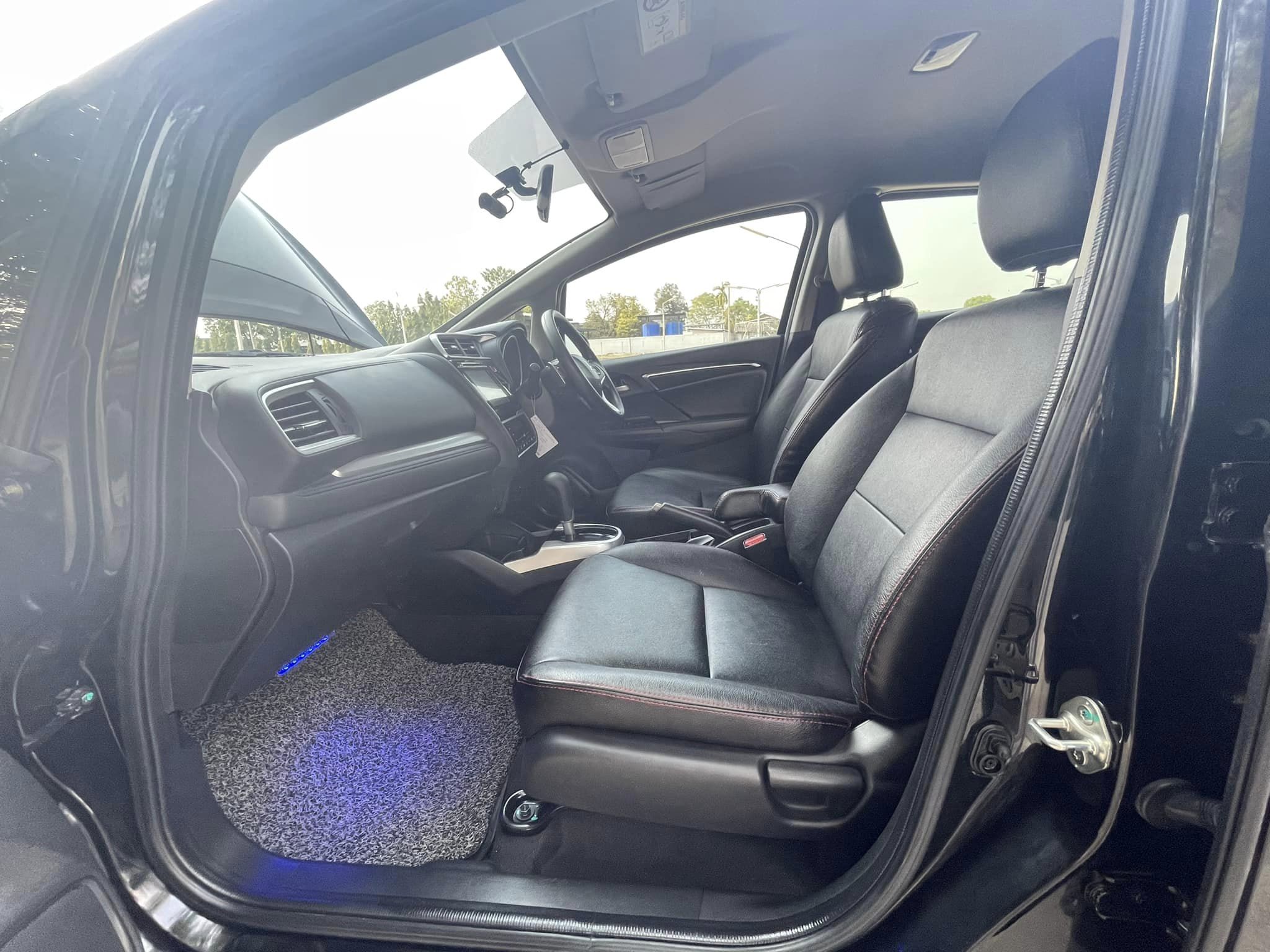 Honda Jazz GK 1.5SV AT 2016