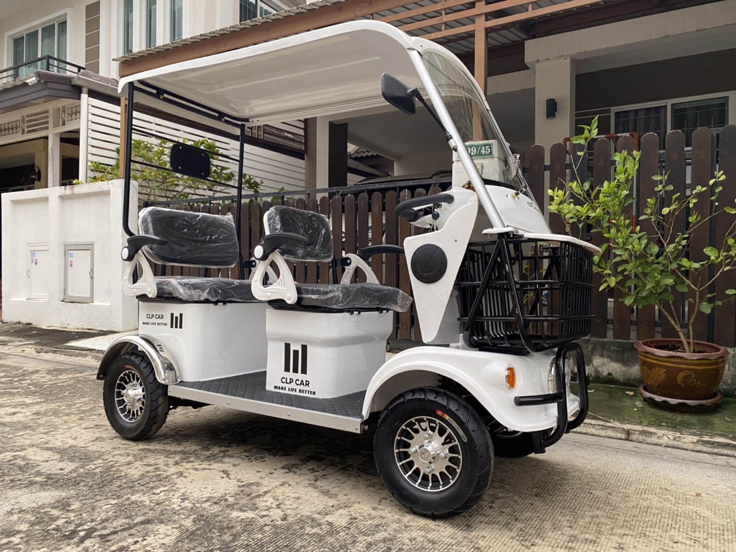 รถไฟฟ้า 4 ล้อ 3 ที่นั่ง รุ่น M-03 ยี่ห้อ CLP CAR ขับแฮนด์บิด ขาว