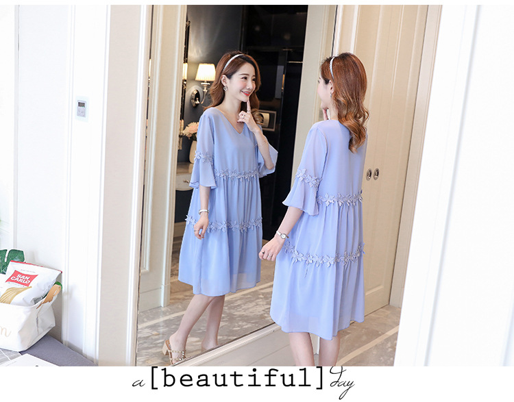 เดรสคลุมท้องสไตล์เกาหลี ผ้าชีฟอง มีซับใน ประดับดอกไม้รอบชุด น่ารักมากค่ะ M L XL,XXL