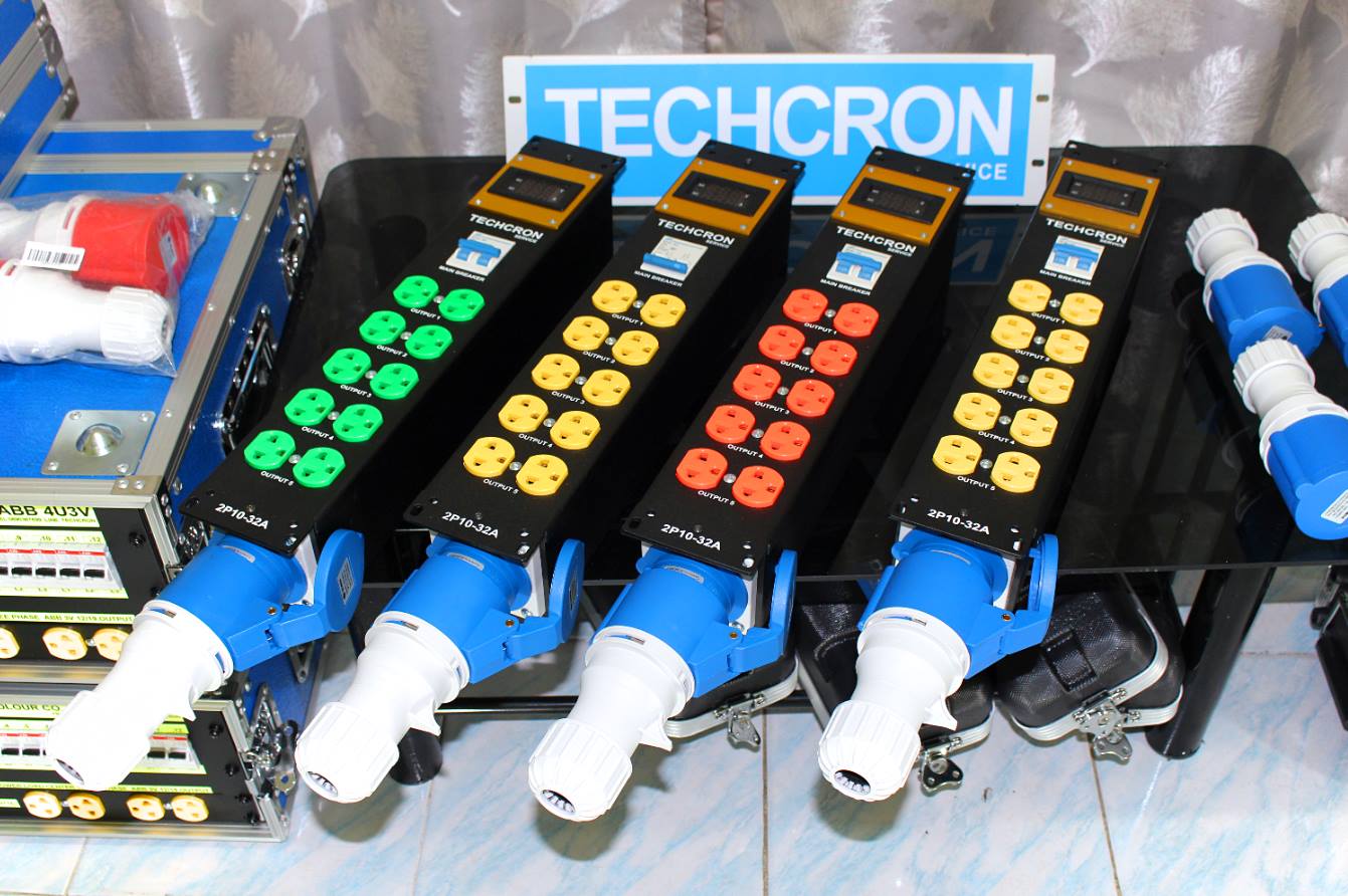 กล่องปลั๊ก techcron รุ่น 2p10-32a