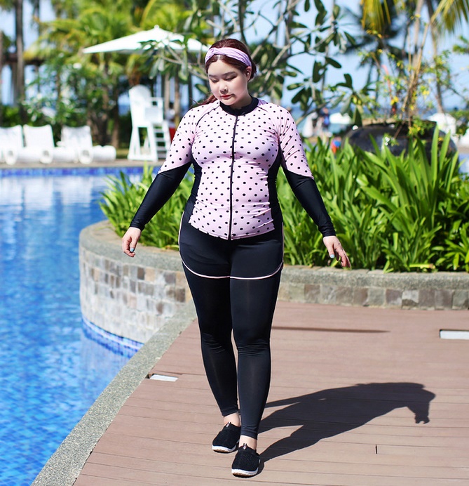 ชุดว่ายน้ำไซส์ใหญ่ แบบสปอร์ต 5XLพร้อมส่ง : ชุดว่ายน้ำคนอ้วนสีดำชมพูแต่งลายจุด set 5 ชิ้นมีบรา บิกินี่ กางเกงขาสั้น กางเกงขายาวและเสื้อคลุมซิปหน้า แบบสวยคุ้มมากๆจ้า:รายละเอียดไซส์คลิกเลยจ้า