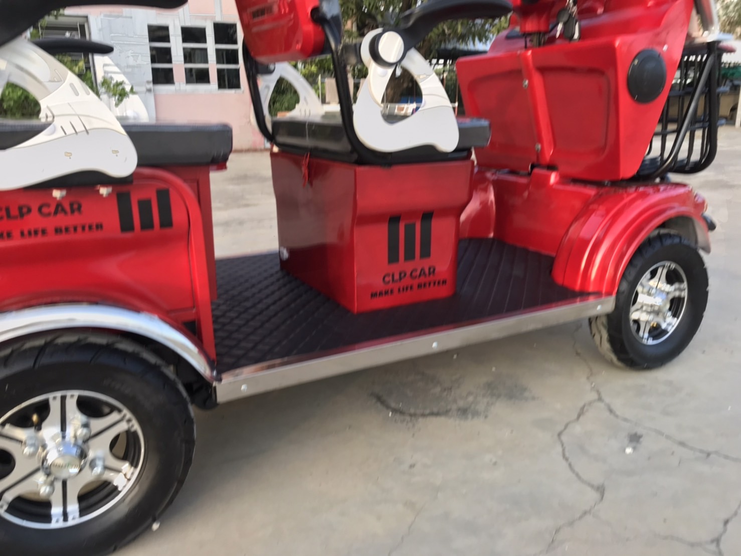 รถไฟฟ้า 4 ล้อ 4-5 ที่นั่ง รุ่น M-01T ยี่ห้อ CLP CAR สีแดง ขับแฮนด์บิด