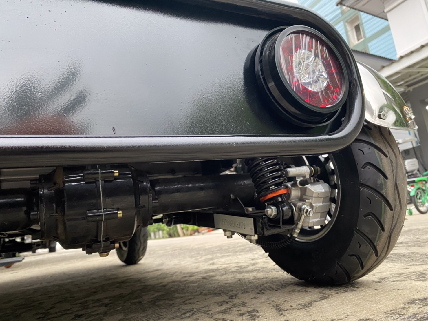 รถไฟฟ้า 4 ล้อ 3 ที่นั่ง รุ่น M-03 ยี่ห้อ CLP CAR ขับแฮนด์บิด ขาว